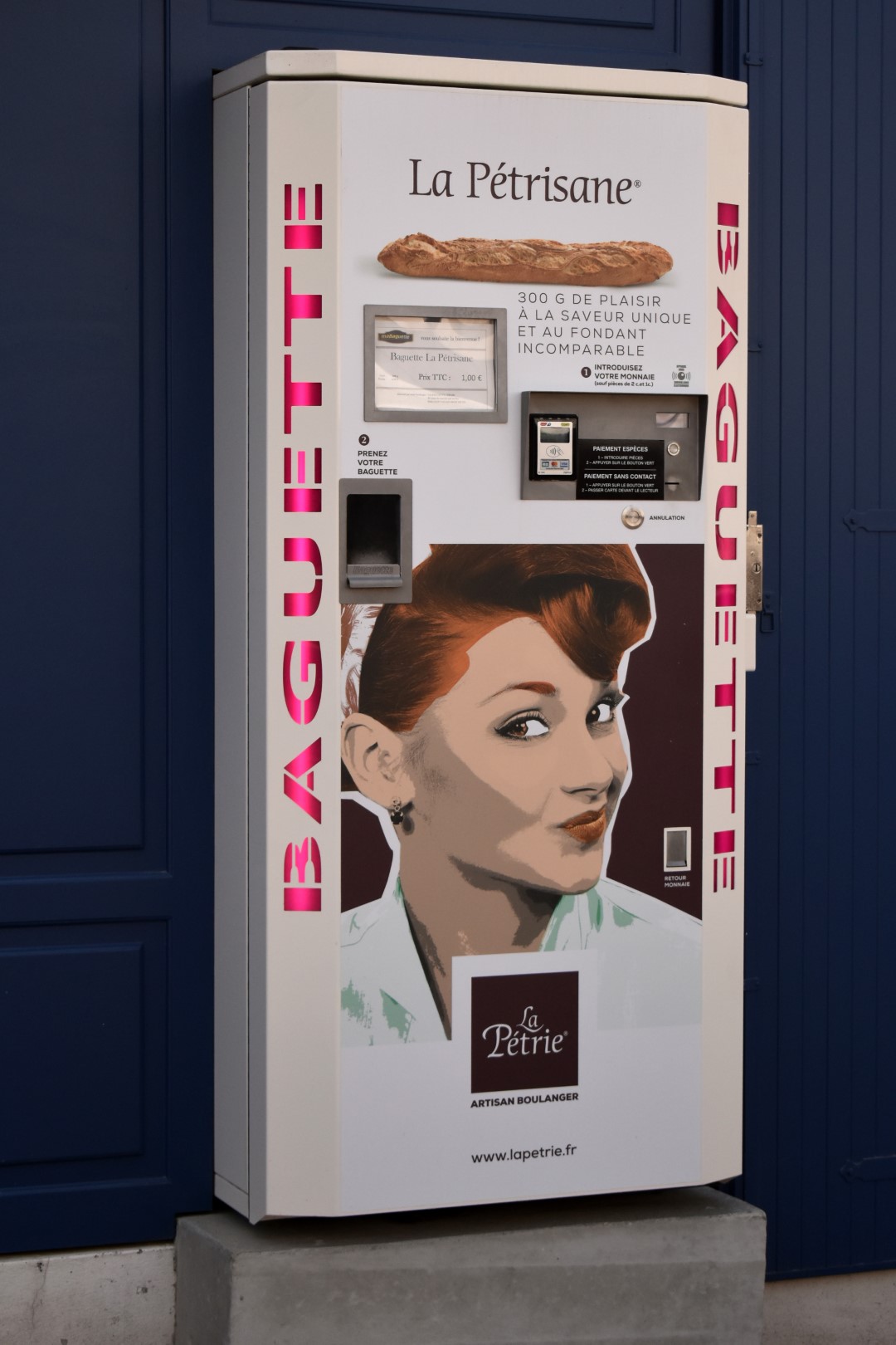 Baguette vending machine in Saint-Gilles-Croix-de-Vie