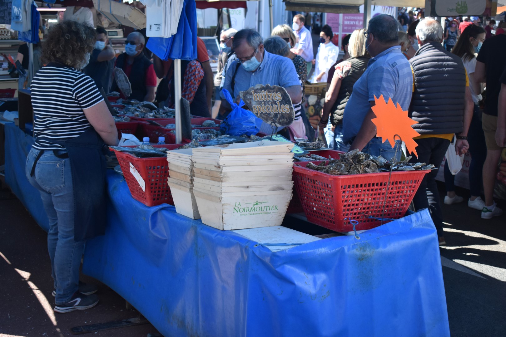 Saturday Market, Pl Guy Kergoustin, Saint-Gilles-Croix-de-Vie, France