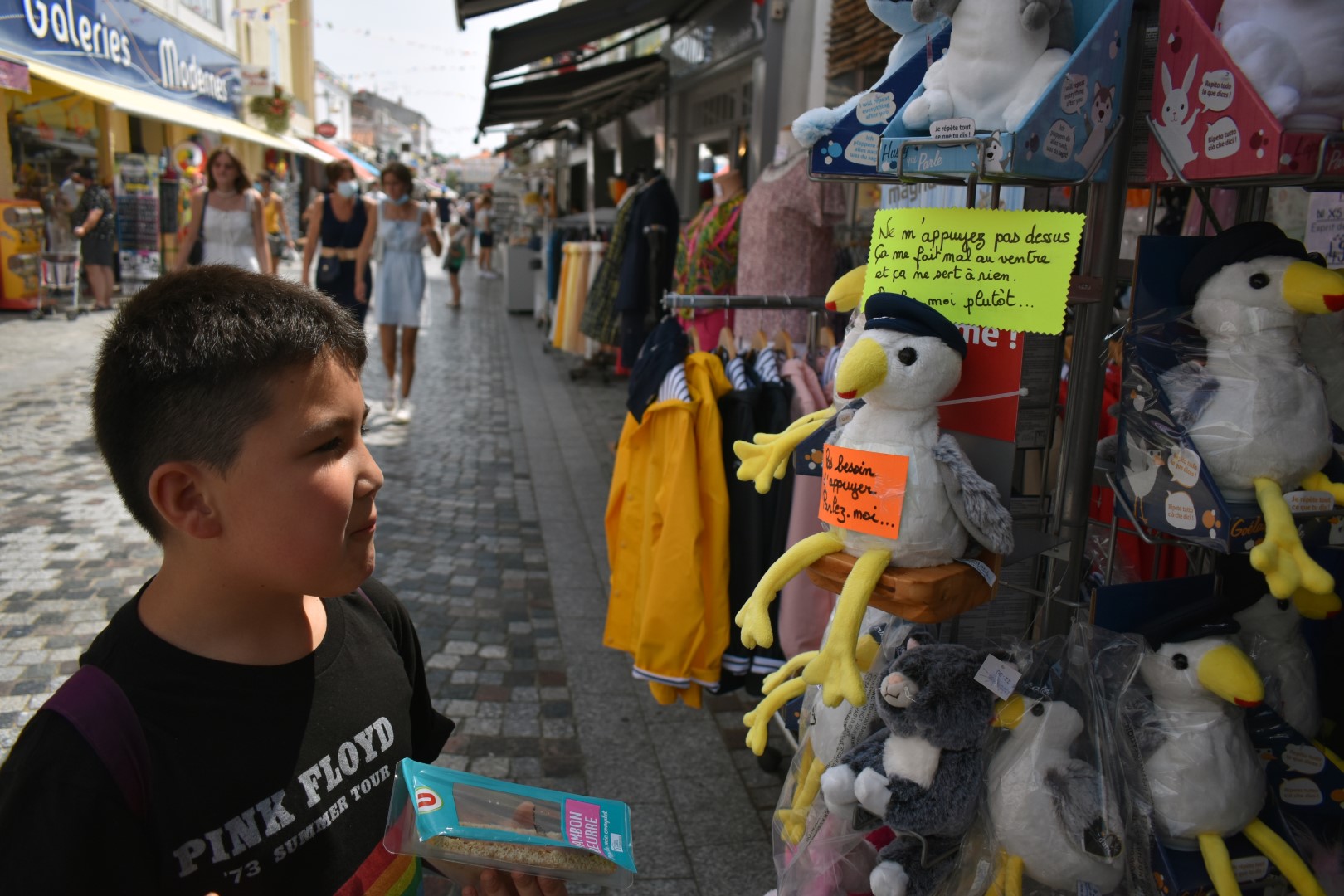 Rue du Général de Gaulle, Saint-Gilles-Croix-de-Vie, France