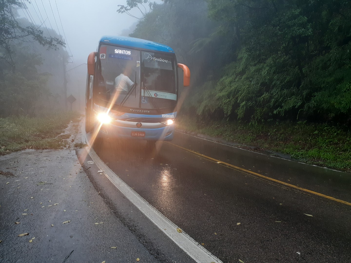 Stopped on the Rio-Santos around  Maresias because a landslide blocks the road