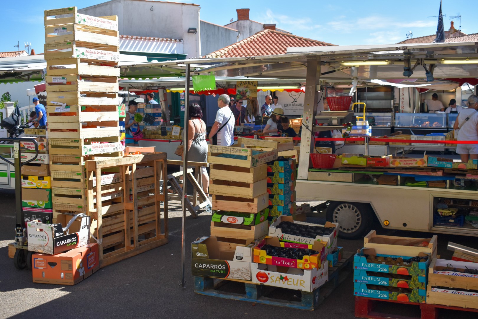 Wednesday market in Église Sainte-Croix de Saint-Gilles-Croix-de-Vie, Saint-Gilles-Croix-de-Vie