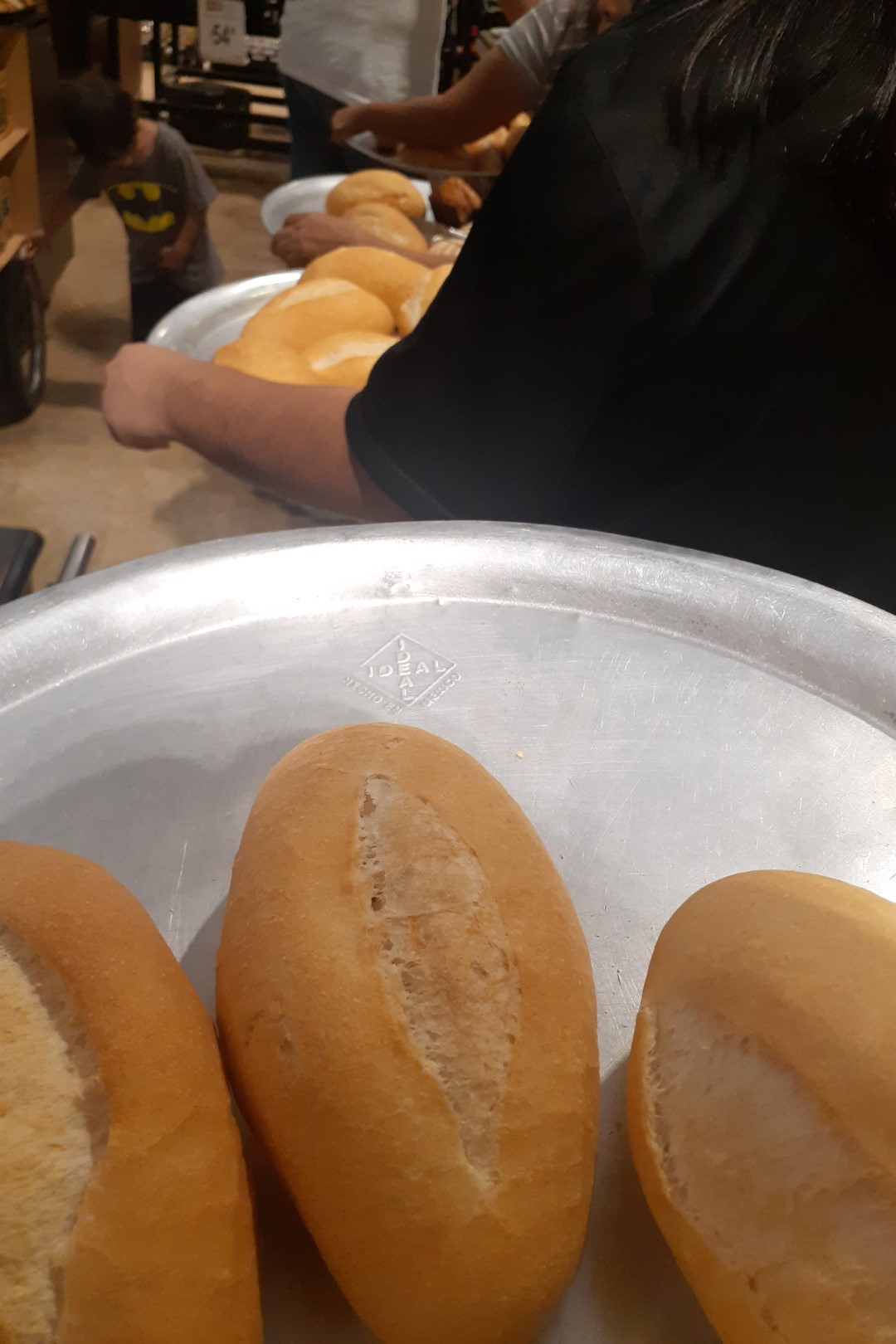 Fresh bolillo bread, Súper Chedraui,  Calle 42, Valladolid