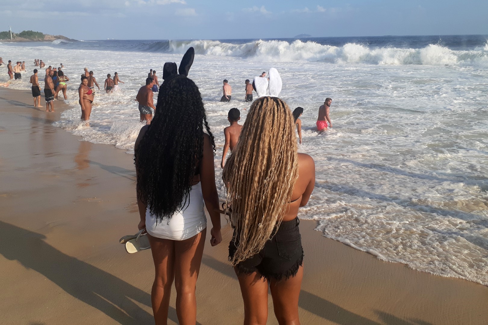 Praia de Ipanema, after the bloco