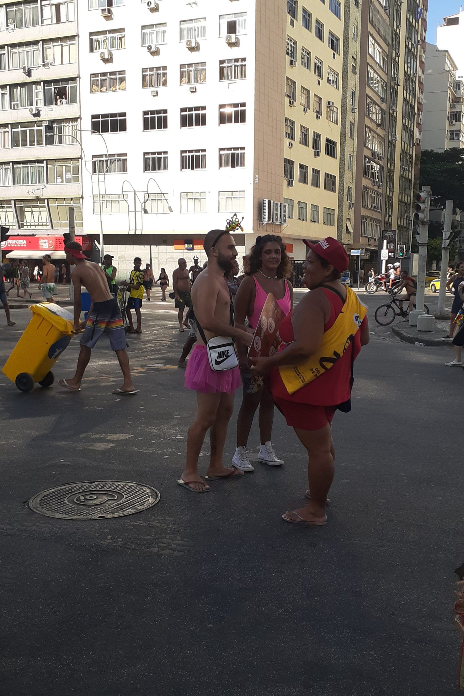 Bloco on Av. Princesa Isabel, Copacabana, Rio de Janeiro