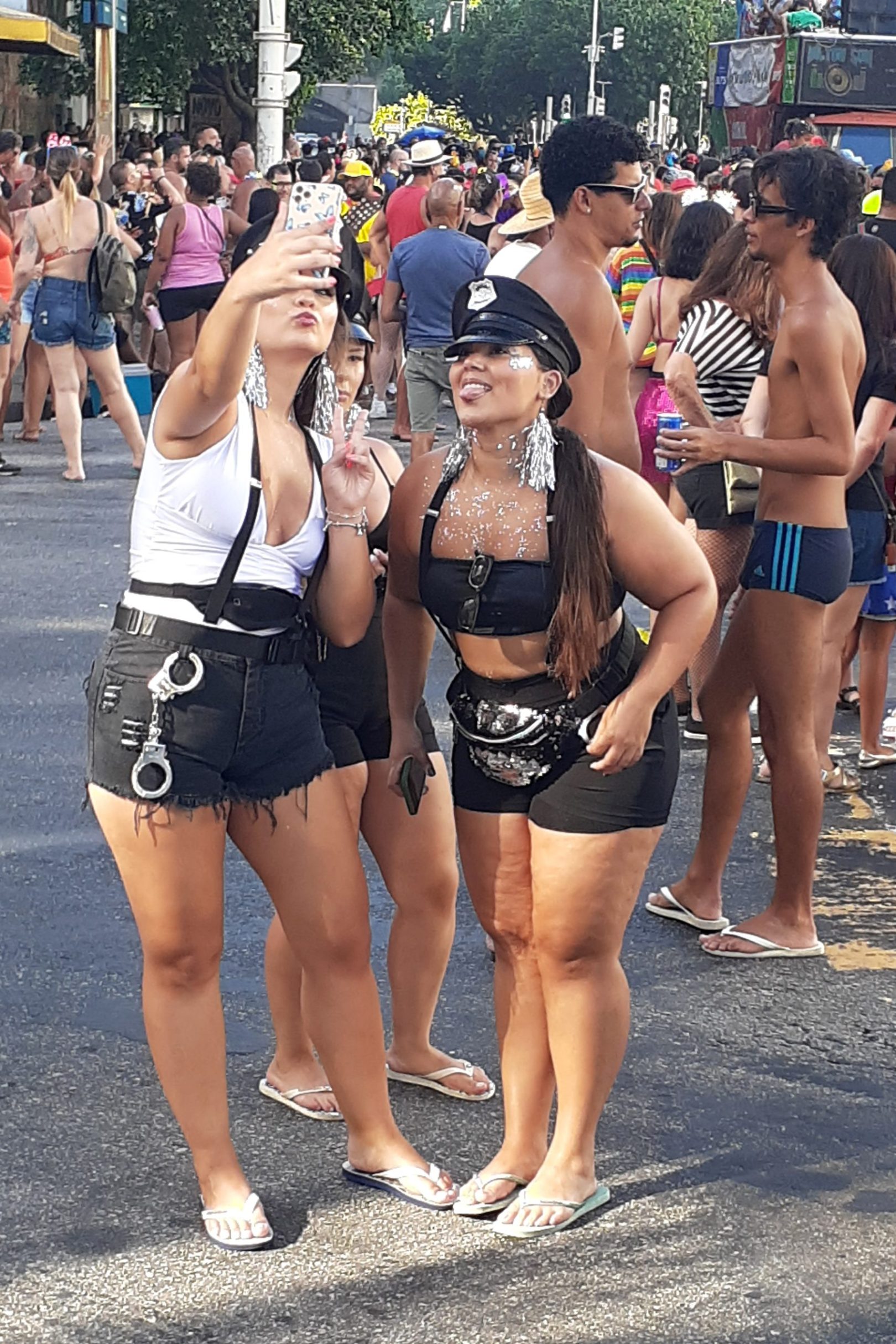 Bloco on Av. Princesa Isabel, Copacabana, Rio de Janeiro