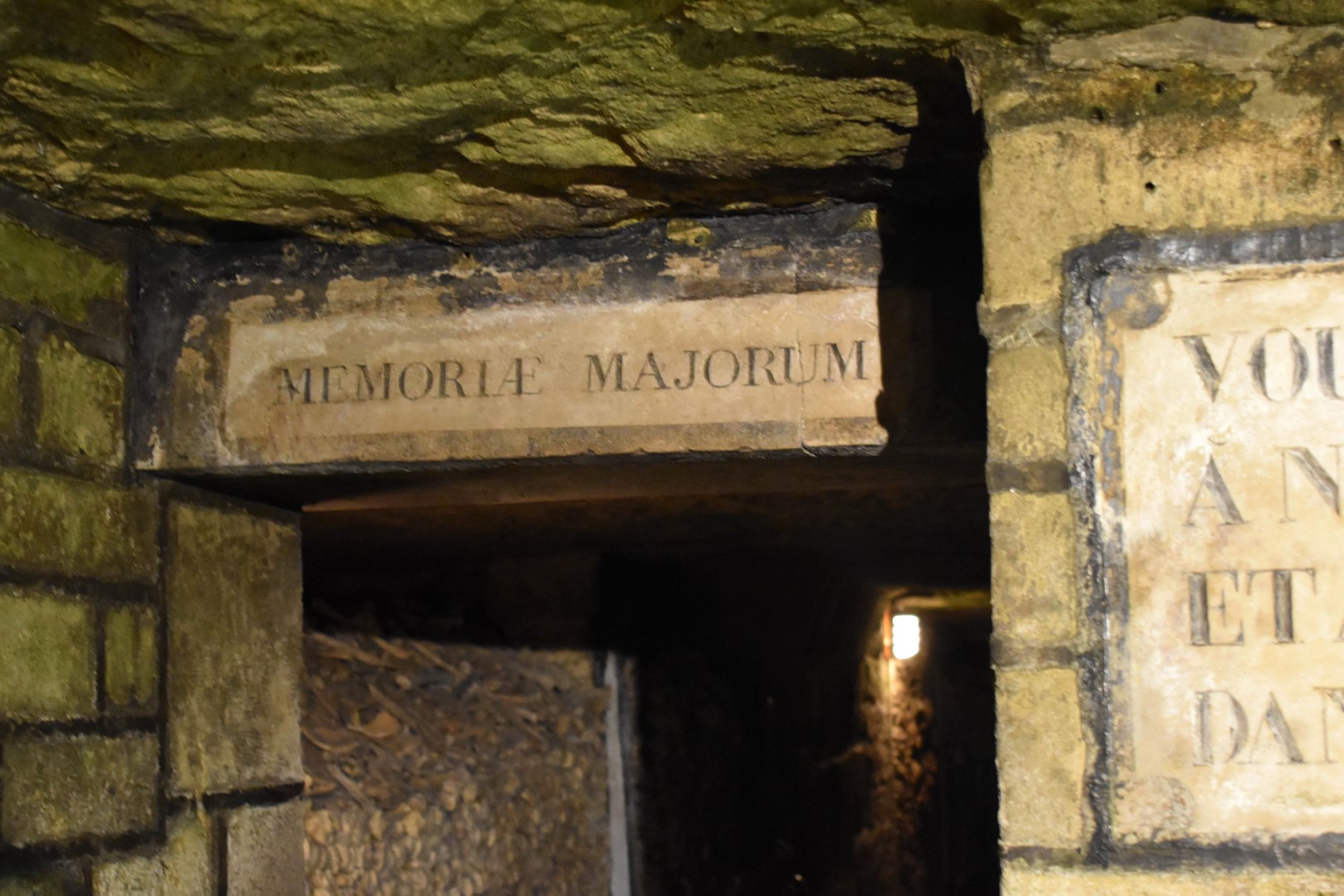 Catacombes de Paris, 1 Av. du Colonel Henri Rol-Tanguy, Paris