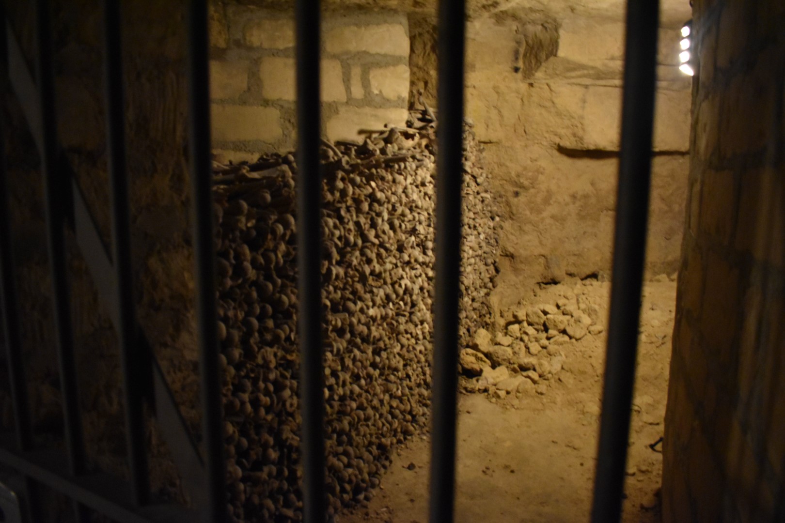 Catacombes de Paris, 1 Av. du Colonel Henri Rol-Tanguy, Paris