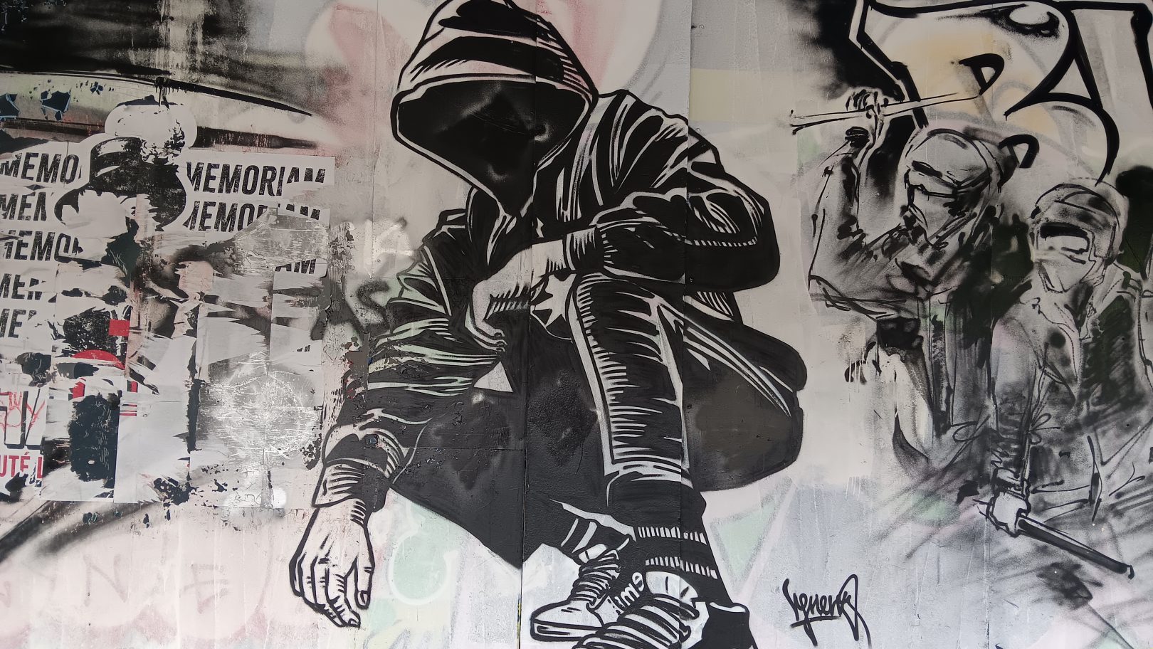 Protest-inspired wall art, 3 Rue Marcel Sembat, Nantes