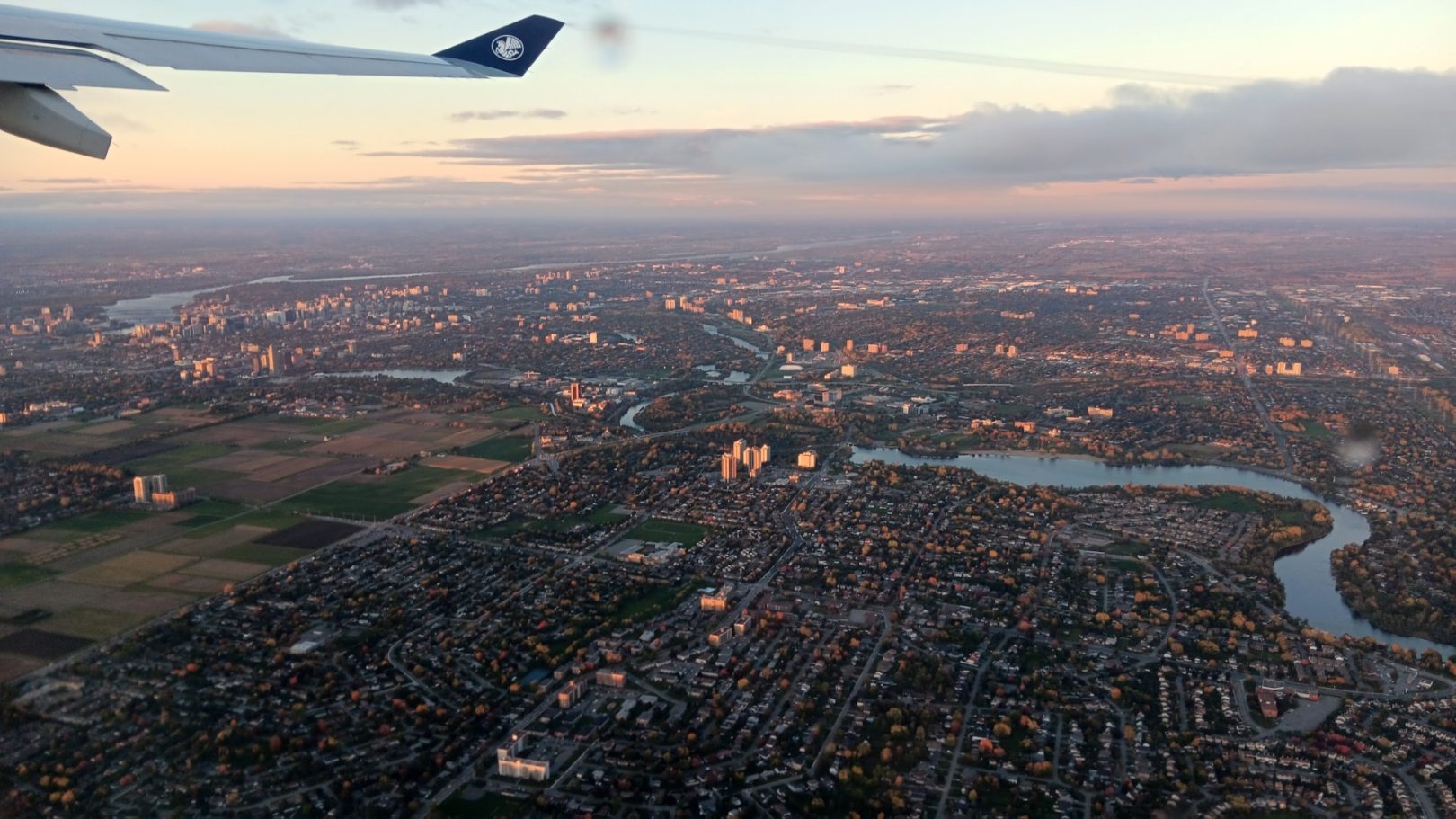 AF 327 Ottawa-Paris, above Ottawa