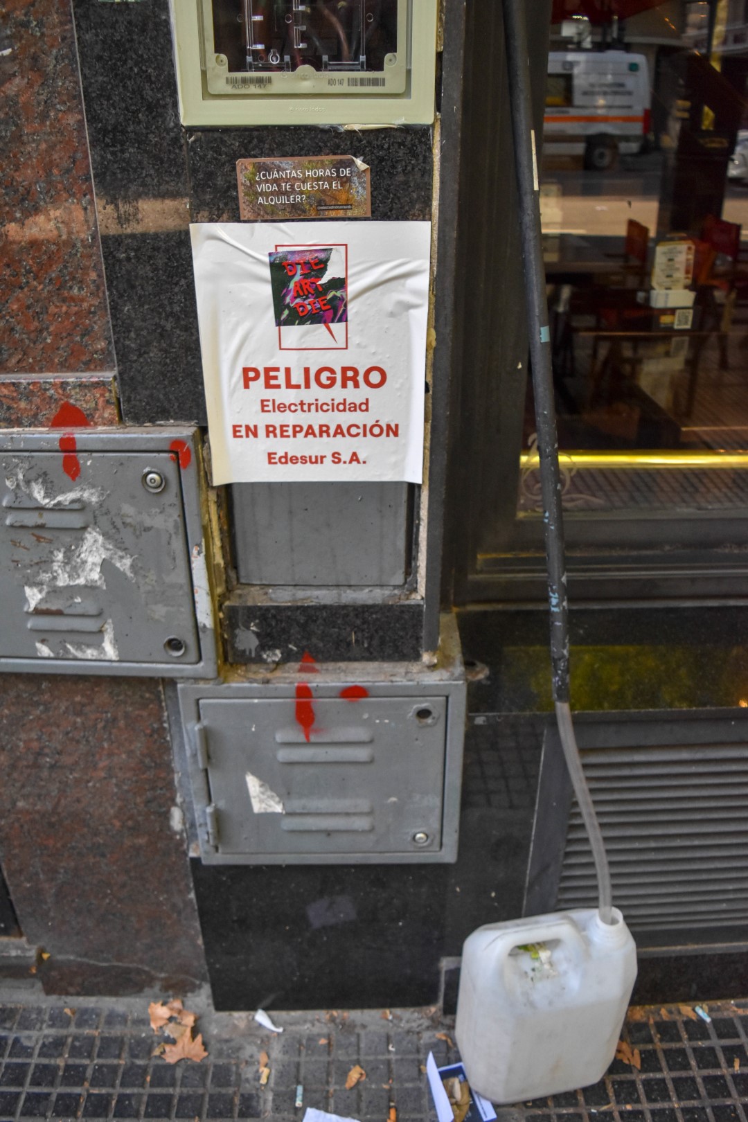 Electricity being fixed... saw that all over Buenos Aires