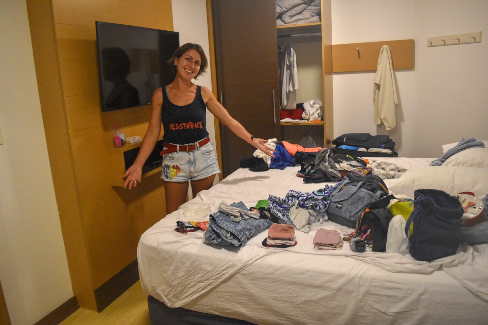 Packing in the second Florianópolis Airbnb