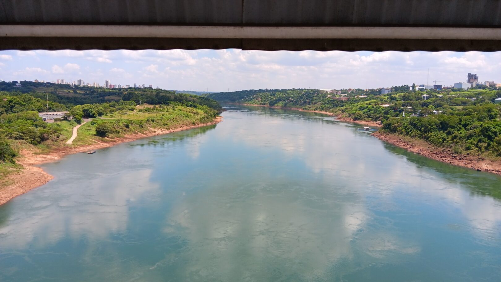 Crossing Puente Internacional de la Amistad, Puente Internacional de la Amistad, from Paraguay to Brazil