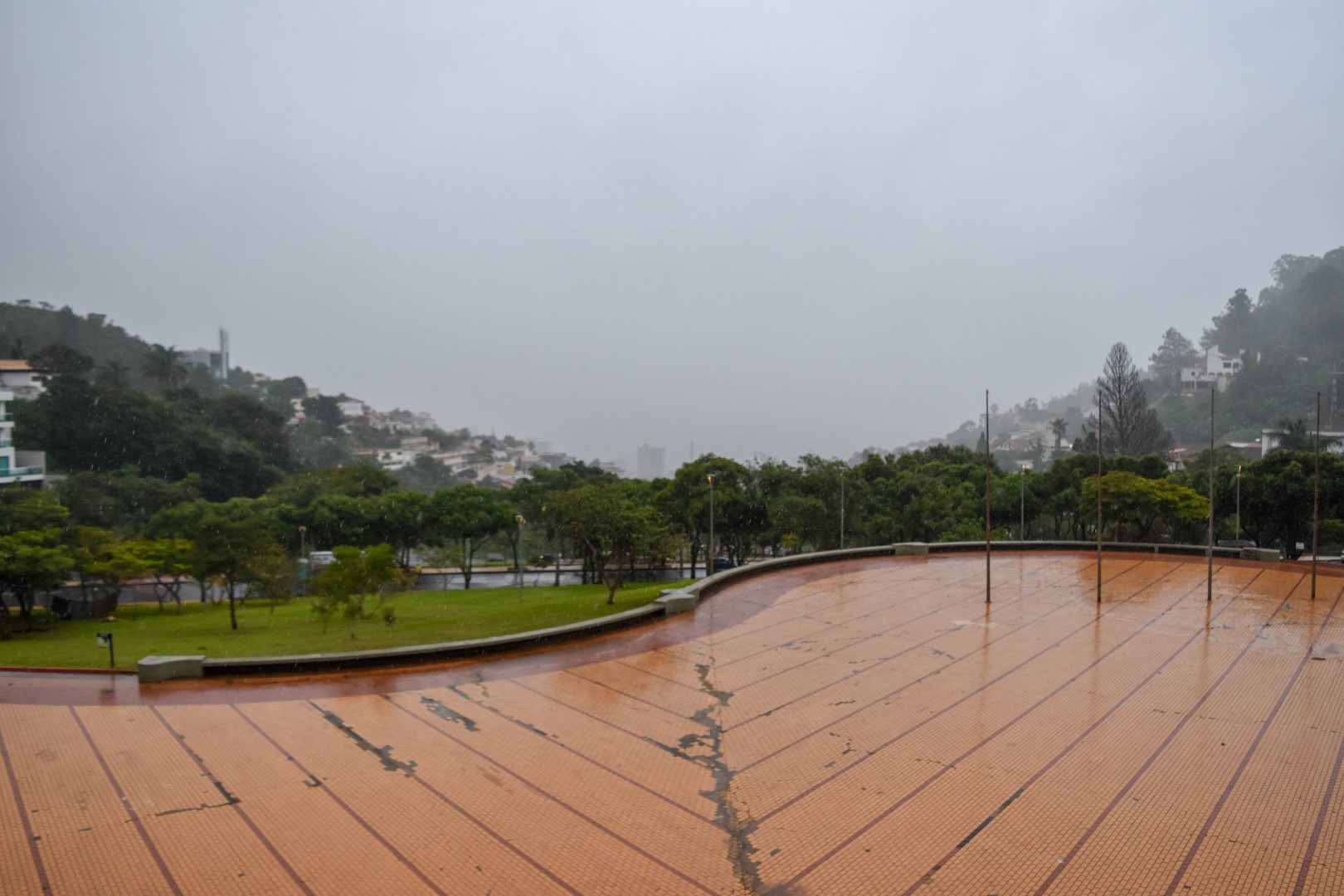 Praça Governador Israel Pinheiro (Praça do Papa),  Av. Agulhas Negras, s/n - Mangabeiras, Belo Horizonte - MG, 30210-060