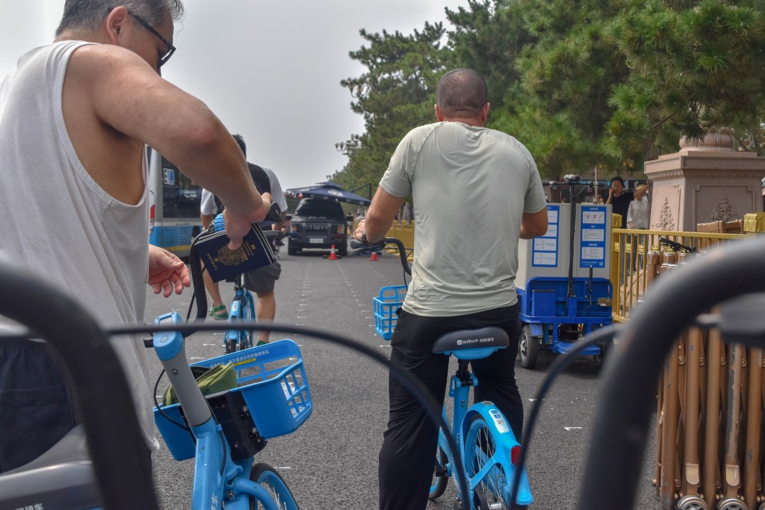 Biking around Tian An Men, on Chang An Jie