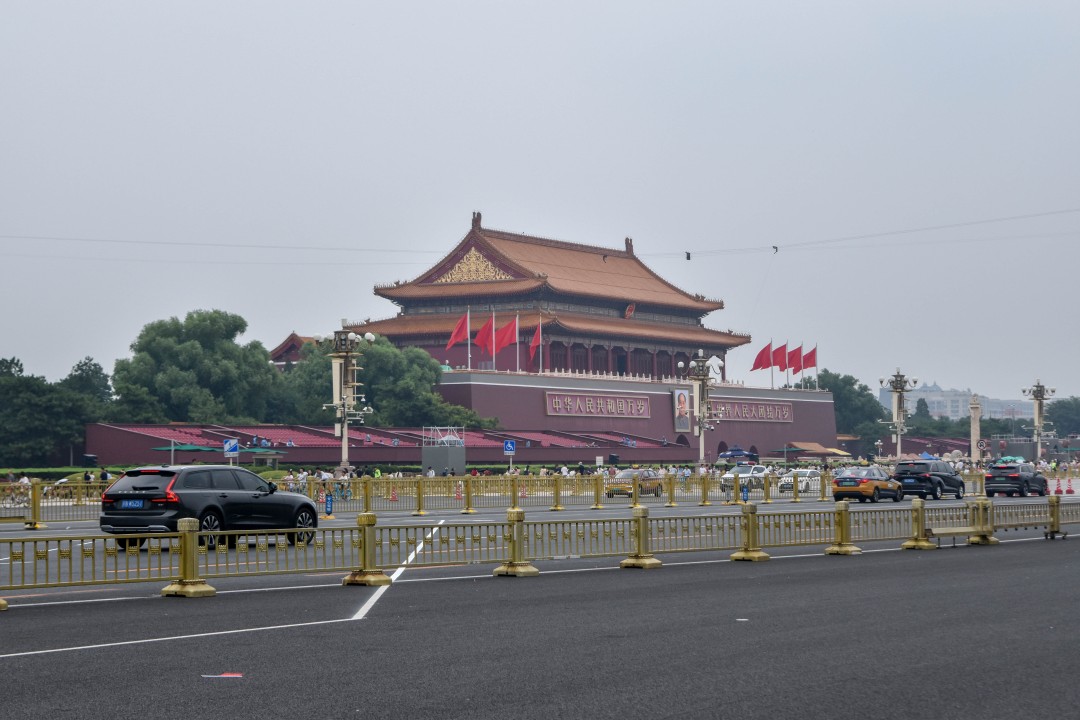 Biking around Tian An Men, on Chang An Jie