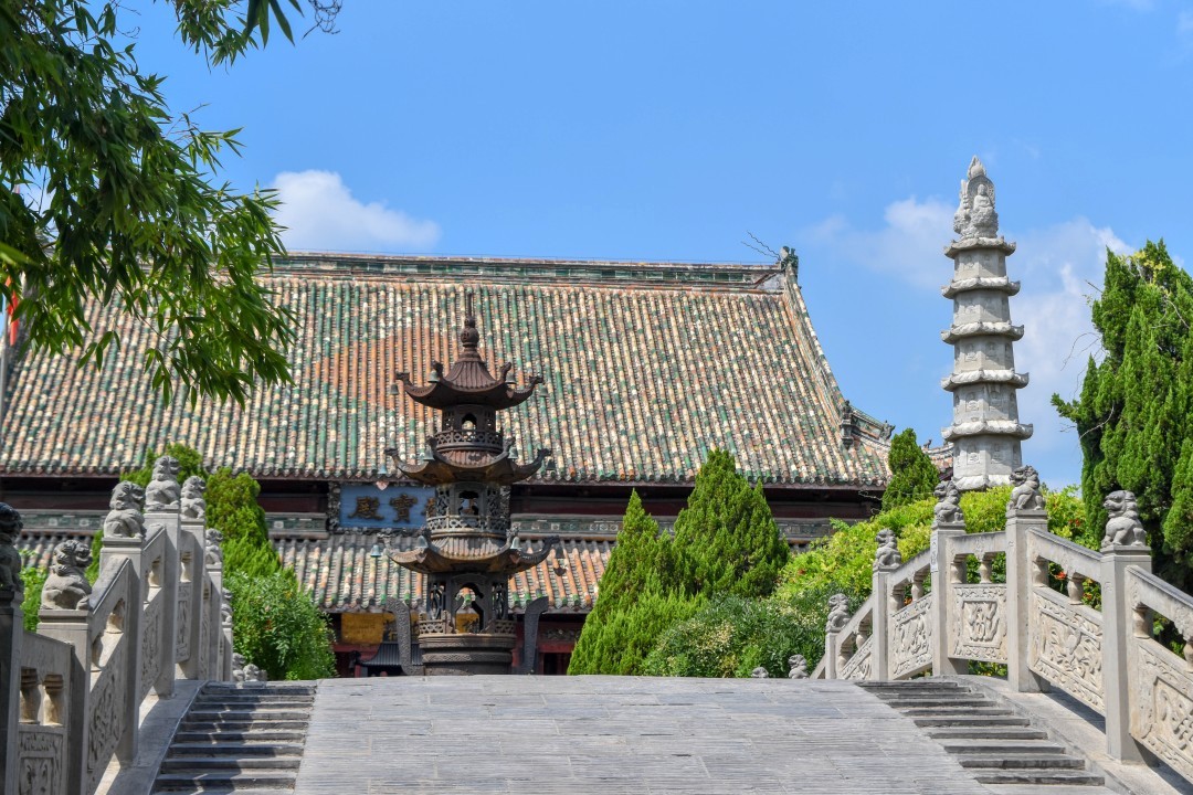 Daxiangguo Temple, 大相国寺, 36 Ziyou Rd West Section, Gulou District, Kaifeng, Kaifeng, Henan, China, 475000