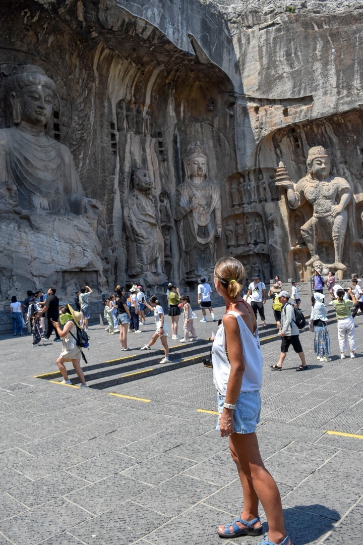 Longmen Grottoes, 龙门石窟, 13 Long Men Zhong Jie, Luolong District, Luoyang, Henan, China, 471023