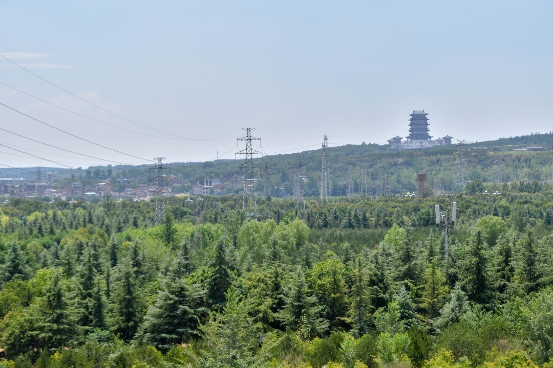 Luoyang East railway station, 洛阳东站, 80 Huancheng N Rd, Chanhe Hui District, Luoyang, Henan, China, 471000