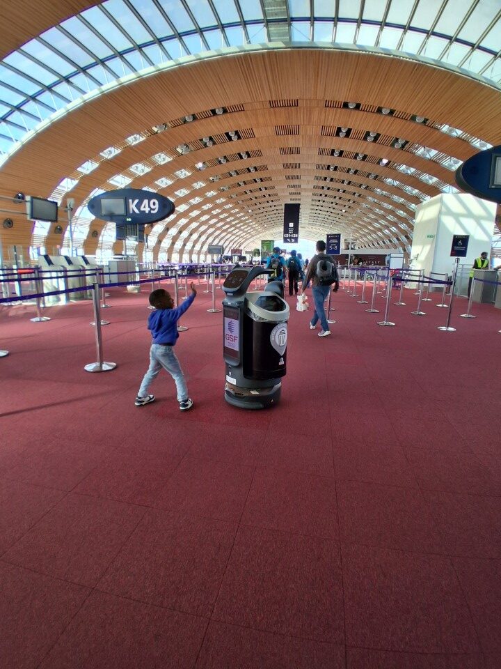 Aéroport Charles de Gaulle, Terminal 2E Gate K, 95716 Roissy-en-France, France