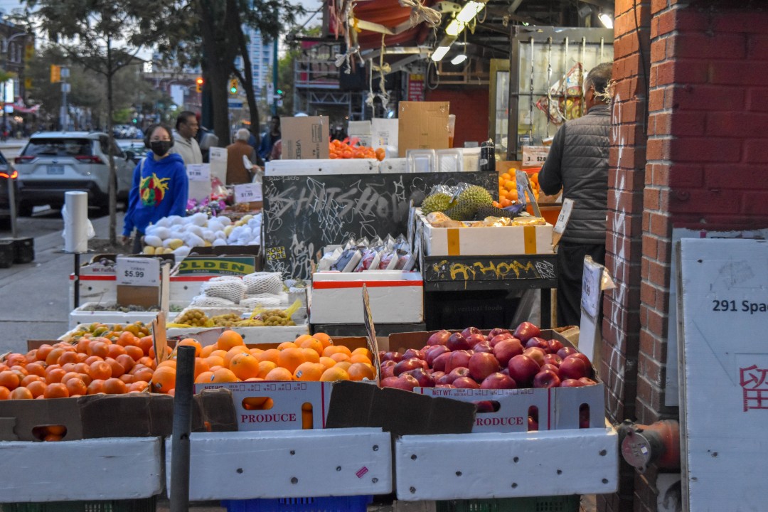 Spadina Ave., Toronto, ON M5T 2E6