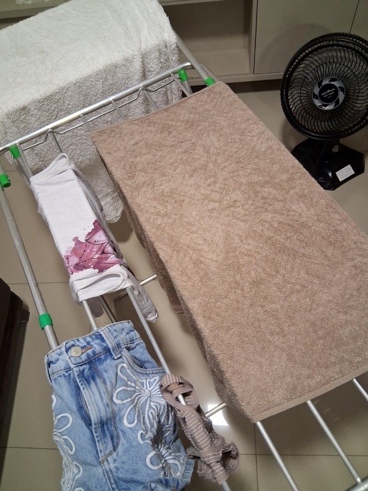 Drying the laundry, Brazilian style, R. das Missões, 243 - Centro, Foz do Iguaçu - PR, 85851-240, Brazil