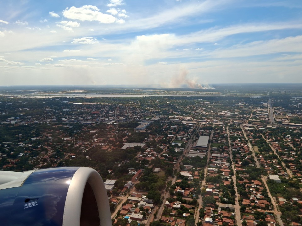 Asunción (Paraguay) → Curitiba (Brazil), AD8715, taking off in Asunción 