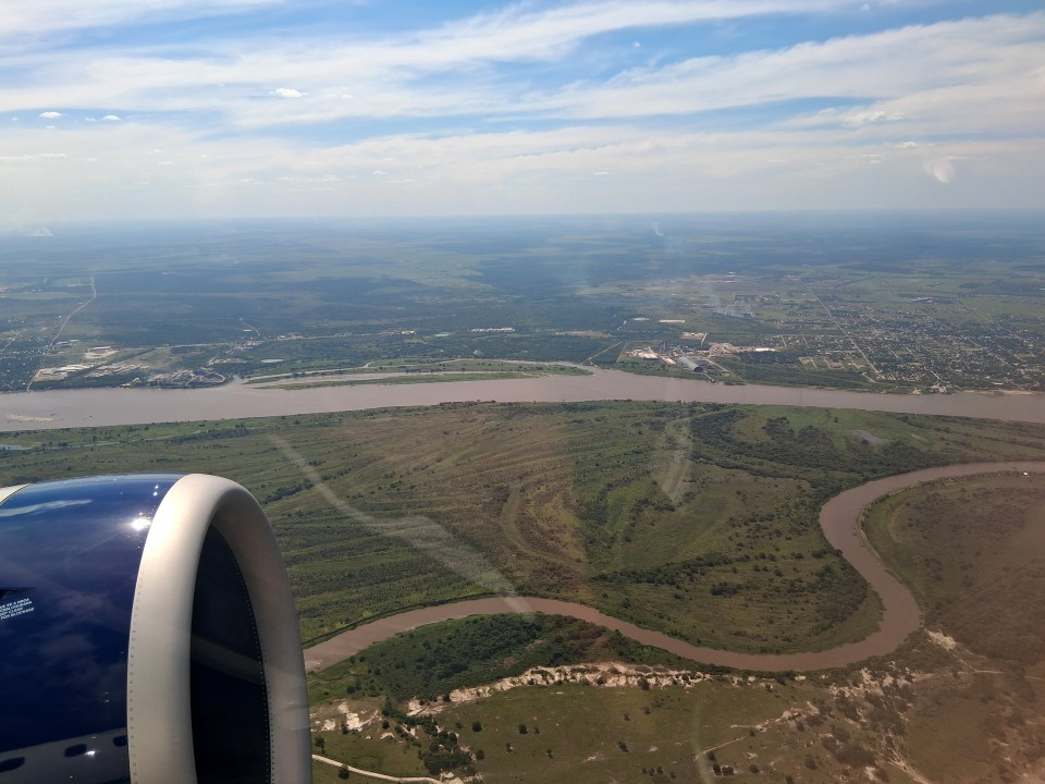 Asunción (Paraguay) → Curitiba (Brazil), AD8715, taking off in Asunción 