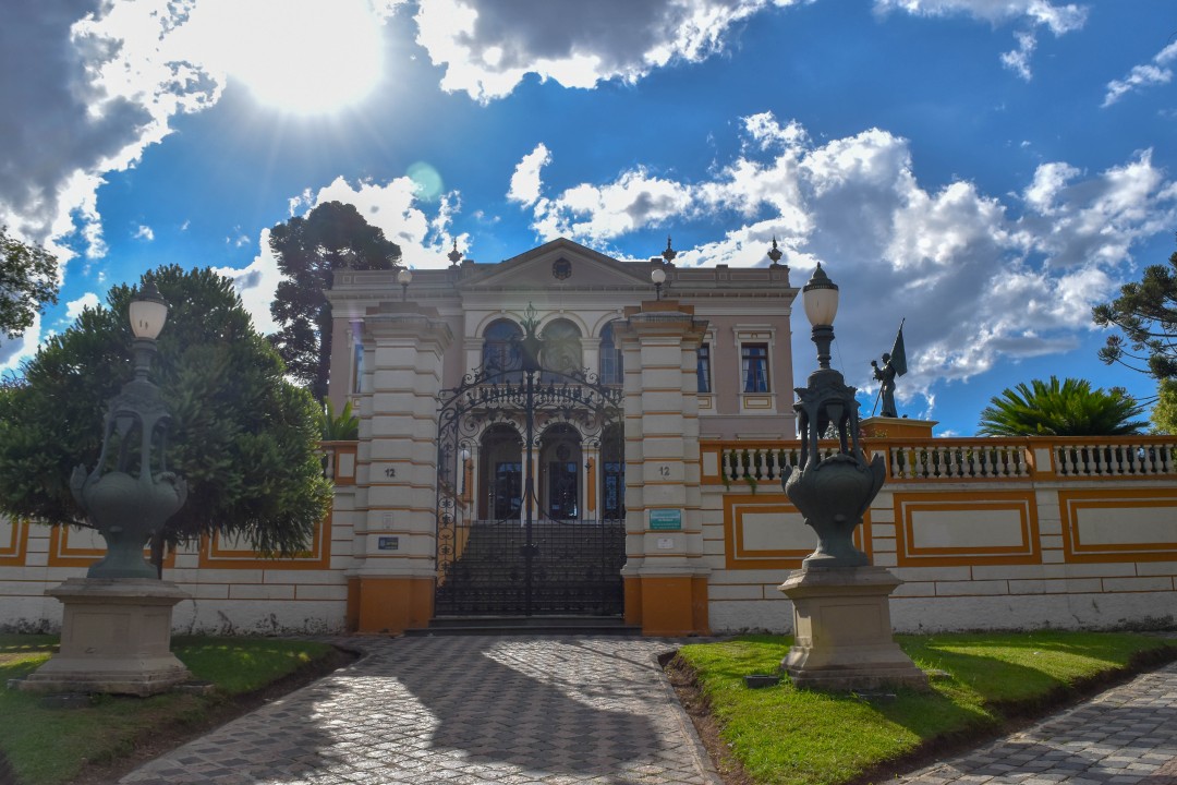 Praça Garibaldi, 12 - São Francisco, Curitiba - PR, 80510-210