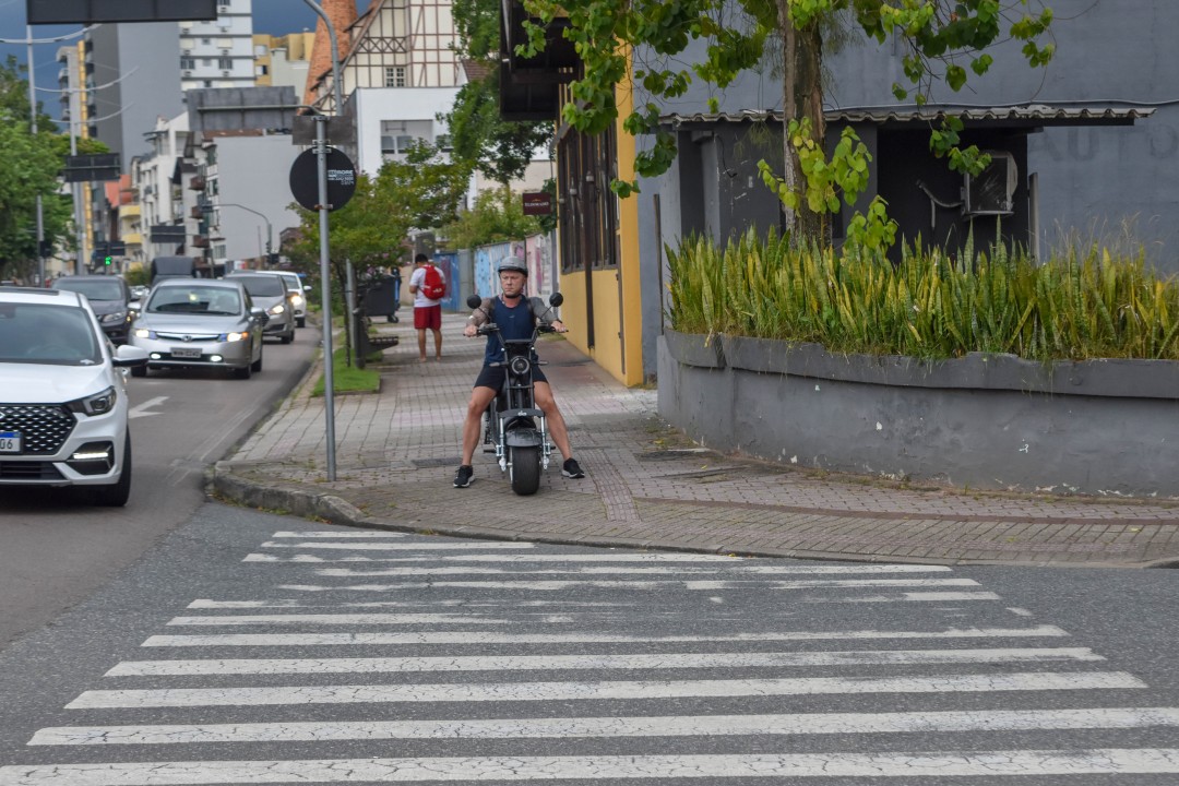 Av. Pres. Castelo Branco - Centro, Blumenau - SC, 89830-000
