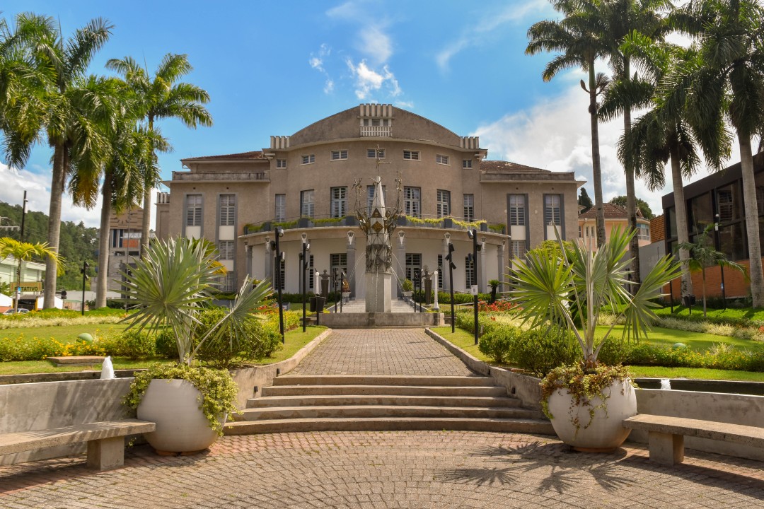 Teatro Carlos Gomes, R. XV de Novembro, 1181 - Centro, Blumenau - SC, 89010-003