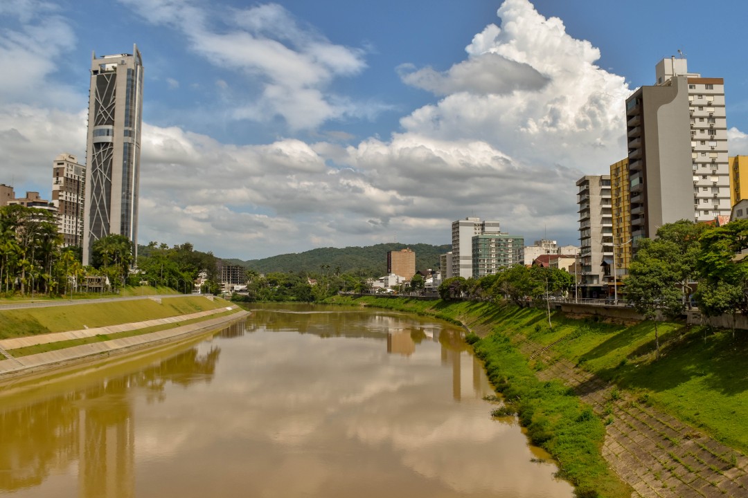 Av. Pres. Castelo Branco - Centro, Blumenau - SC, 89830-000