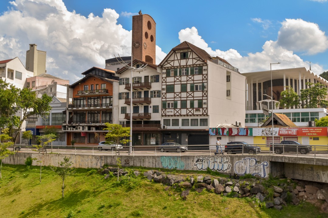 Av. Pres. Castelo Branco - Centro, Blumenau - SC, 89830-000
