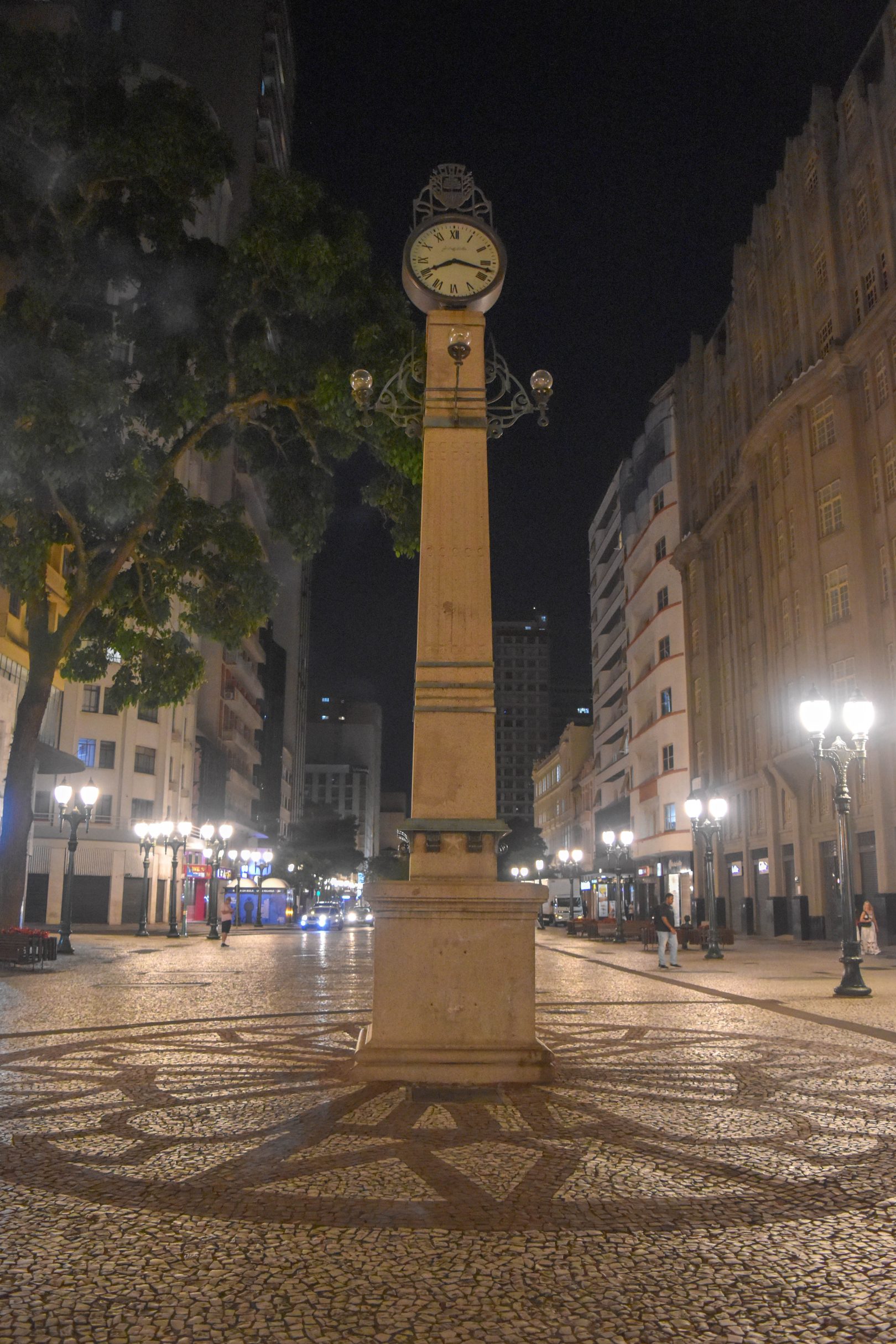 Praça Gen. Osório, s/n - Centro, Curitiba - PR, 80020-010