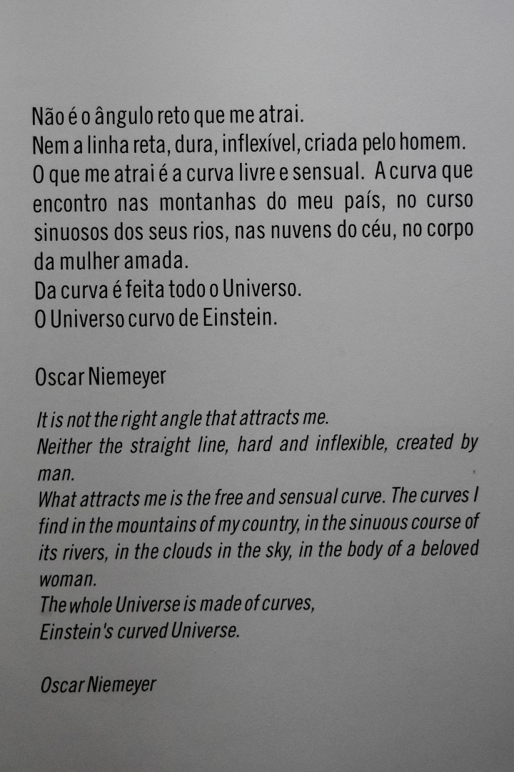 Museu Oscar Niemeyer, R. Mal. Hermes, 999 - Centro Cívico, Curitiba - PR, 80530-230