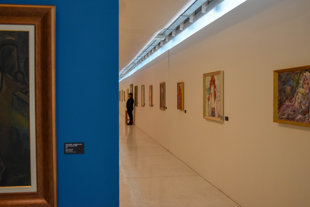 Museu Oscar Niemeyer, R. Mal. Hermes, 999 - Centro Cívico, Curitiba - PR, 80530-230