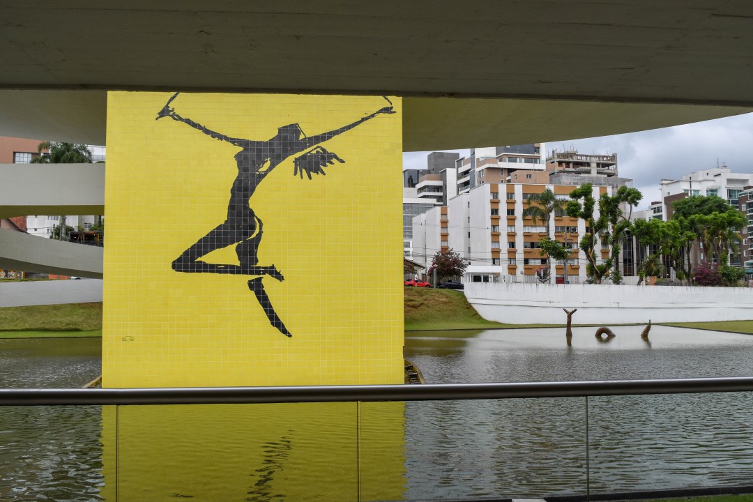 Museu Oscar Niemeyer, R. Mal. Hermes, 999 - Centro Cívico, Curitiba - PR, 80530-230