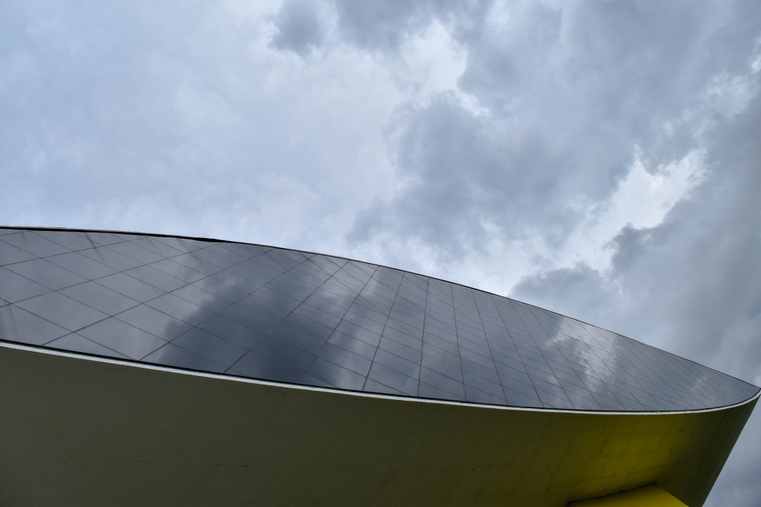 Museu Oscar Niemeyer, R. Mal. Hermes, 999 - Centro Cívico, Curitiba - PR, 80530-230
