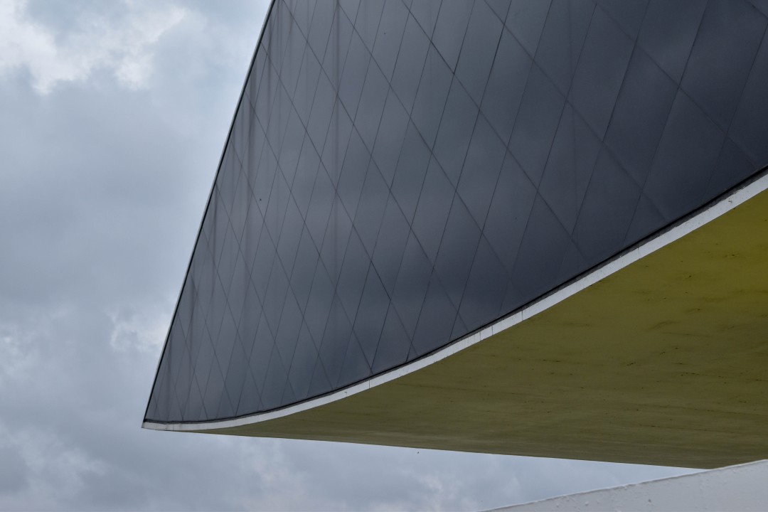 Museu Oscar Niemeyer, R. Mal. Hermes, 999 - Centro Cívico, Curitiba - PR, 80530-230