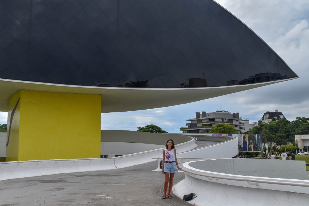 Museu Oscar Niemeyer, R. Mal. Hermes, 999 - Centro Cívico, Curitiba - PR, 80530-230