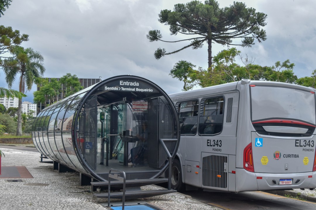 R. Mal. Hermes - Centro Cívico, Curitiba - PR, 80530-230