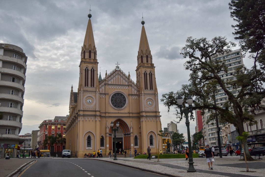 Pça. Tiradentes - Centro, Curitiba - PR, 80020-100