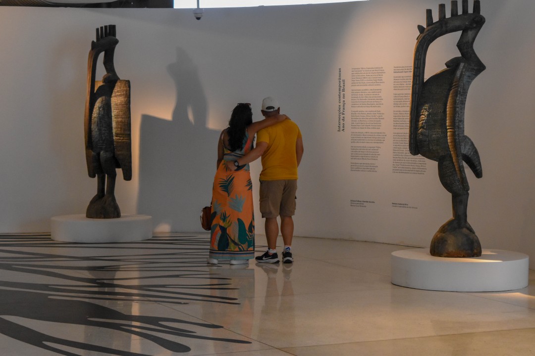 Museu Oscar Niemeyer, R. Mal. Hermes, 999 - Centro Cívico, Curitiba - PR, 80530-230