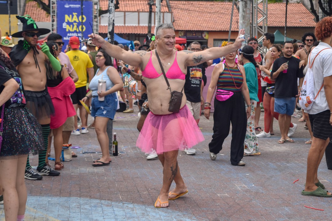 Bloco Unidos da Cachorra, DJ Thalu and Bloco Luxo da Aldeia, Benfica – Praça da Gentilândia, Av. Treze de Maio, S/N - Benfica, Fortaleza - CE, 60040-215
