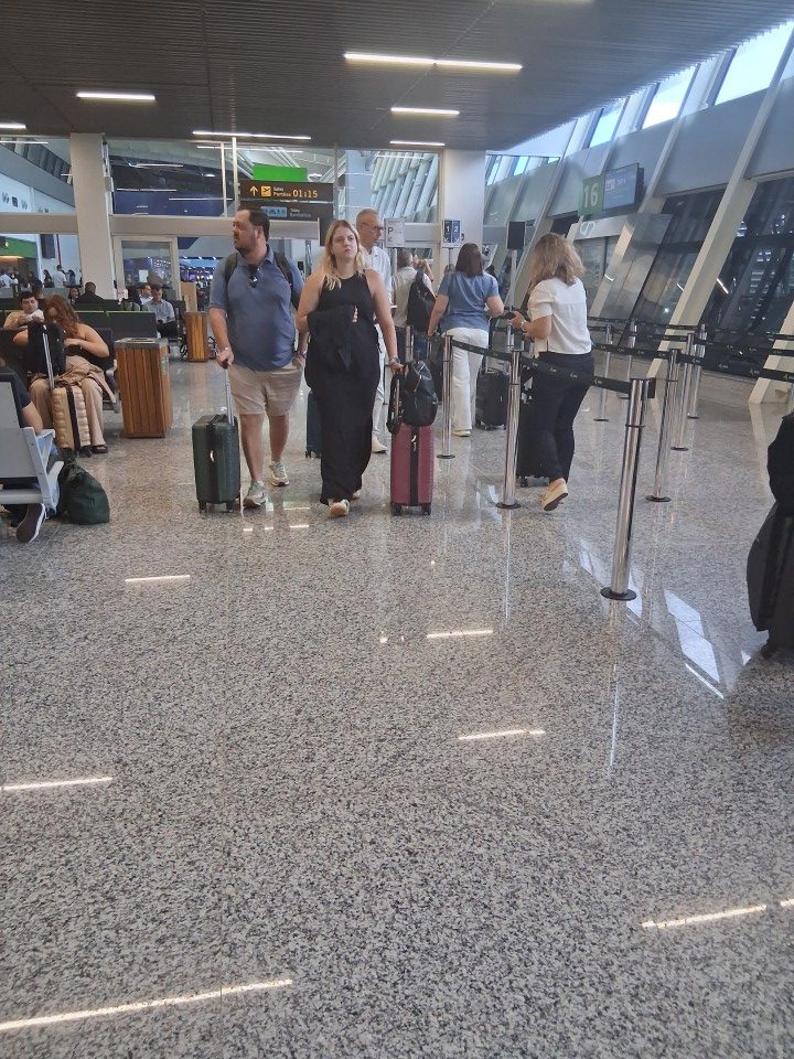 Recife/Guararapes–Gilberto Freyre International Airport, Praça Min. Salgado Filho, s/n - Imbiribeira, Recife - PE, 51210-902