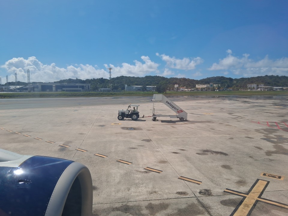 AZUL AD2674 Recife-Salvador, landing in Salvador