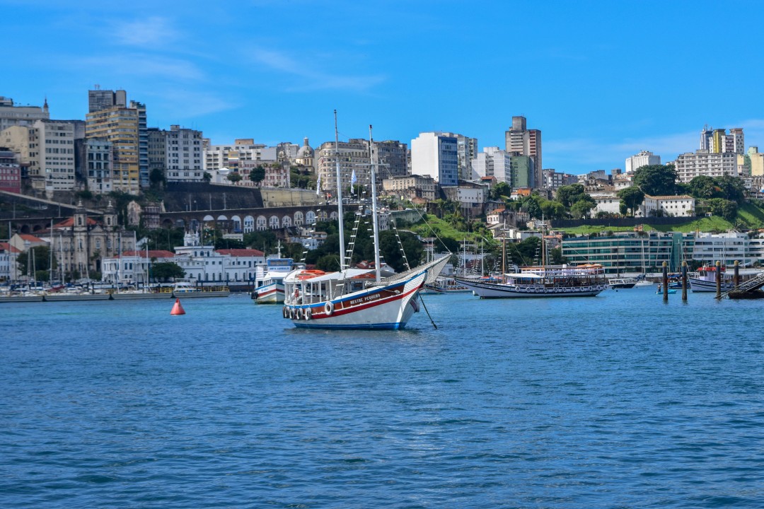 Leaving Salvador, Biotur catamarã, Salvador to Morro de São Paulo