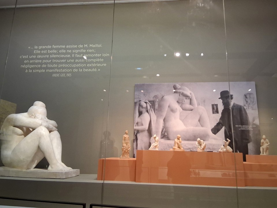 Aéroport de Paris-Charles de Gaulle, Terminal 2E, gate M, exposition Maillol - L’air comme une sculpture, 95700 Roissy-en-France, France