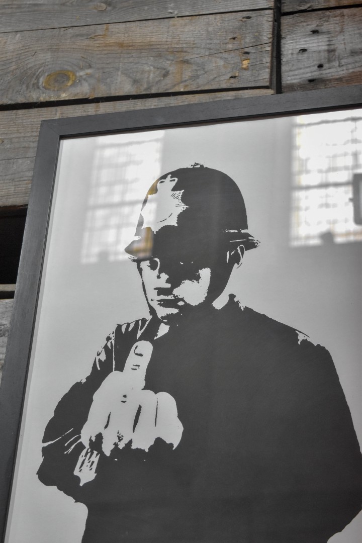 Exposition Banksy, Collégiale Saint-Martin, 23 Rue Saint-Martin, 49000 Angers