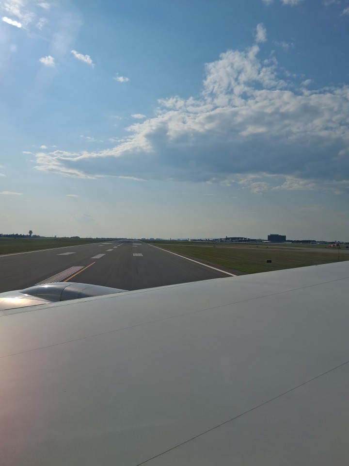 AF327 YOW to CDG