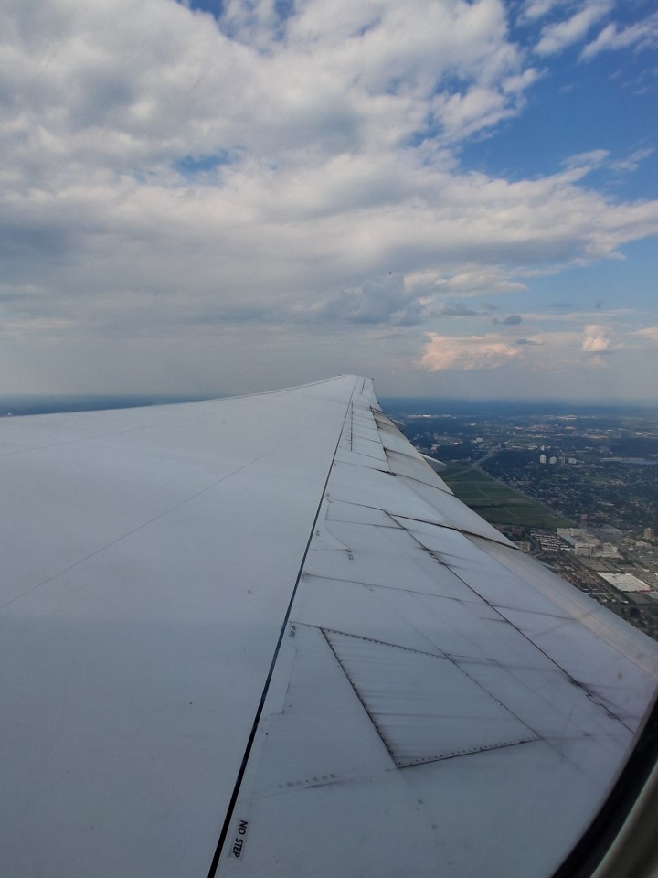 AF327 YOW to CDG